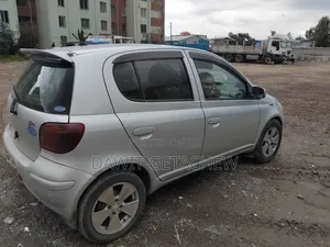 Toyota Vitz 1.3 FWD 5dr 2004 Silver