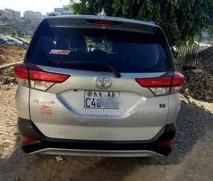 Toyota Rush 2023 Silver