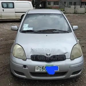 Toyota Vitz 1.3 FWD 5dr 2004 Silver