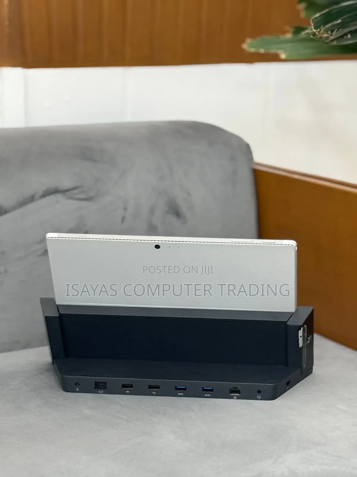 New Laptop Microsoft Surface 8GB Intel Core I5 SSD 256GB