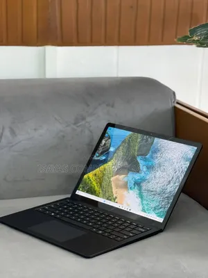 New Laptop Microsoft Surface 16GB Intel Core I7 SSD 256GB