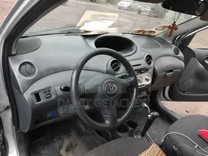 Toyota Vitz 1.3 FWD 5dr 2004 Silver