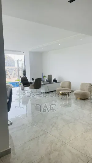 የንግድ ሱቅ በካሬ 330,000 ብር ቦሌ መድሃኒያለም ጋር