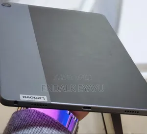 Photo - Lenovo Tab M10 128 GB