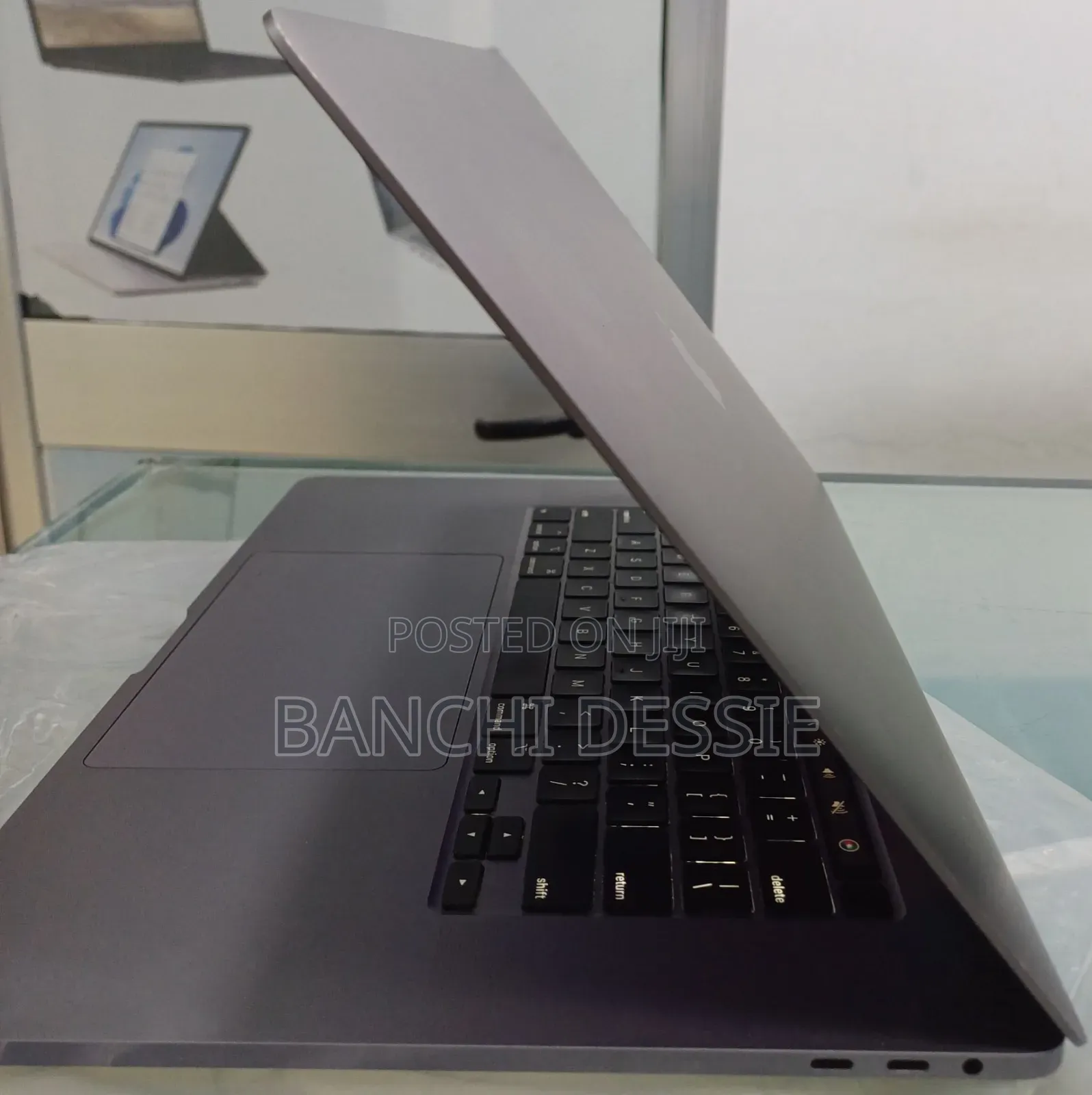 New Laptop Apple MacBook Pro 2019 32GB Intel Core i9 SSD 1T