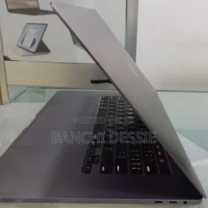 New Laptop Apple MacBook Pro 2019 32GB Intel Core i9 SSD 1T