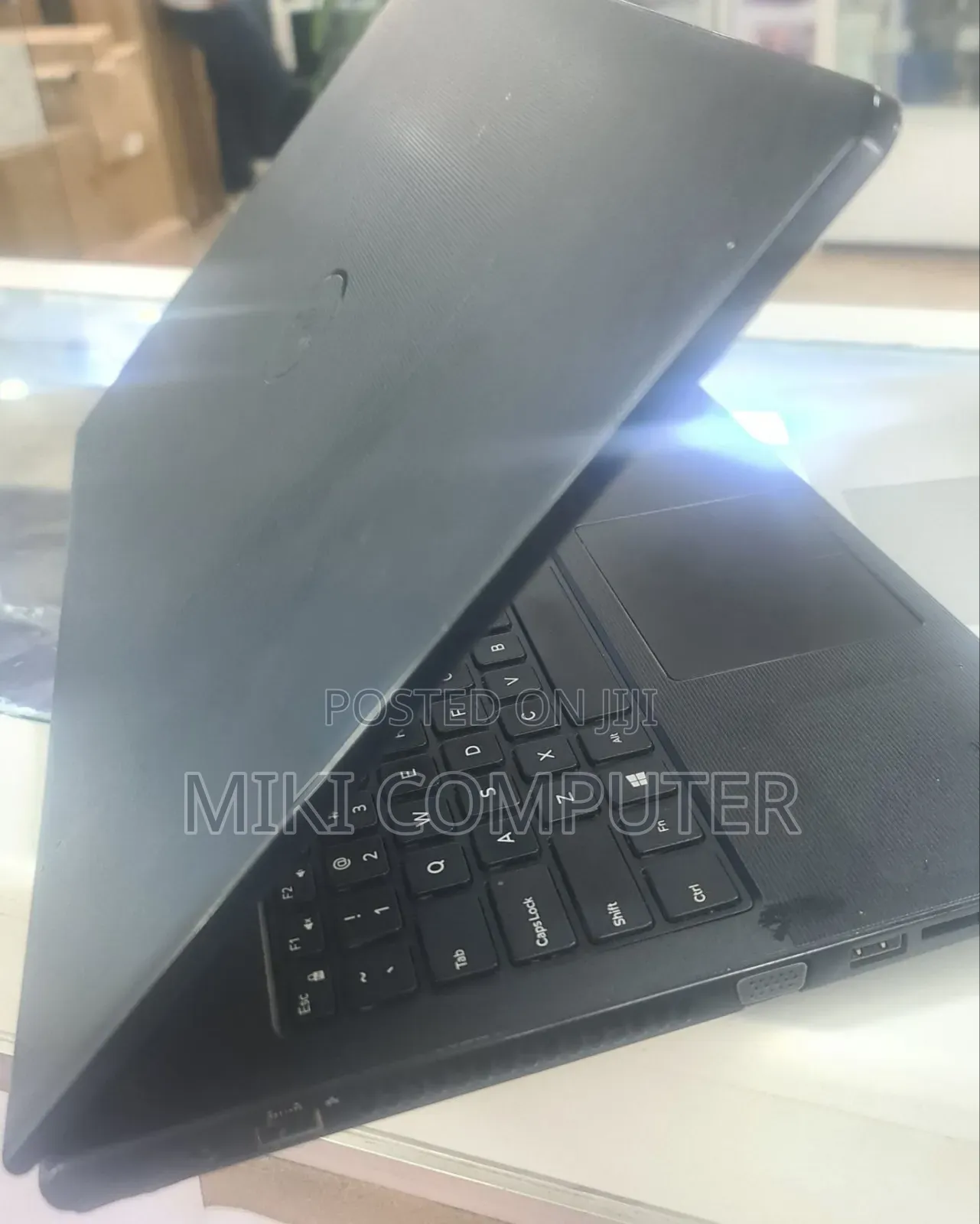 New Laptop Dell Vostro 1014 4GB Intel Core I5 HDD 1T