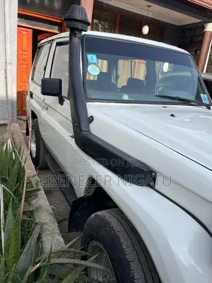 Toyota Land Cruiser 1992 White