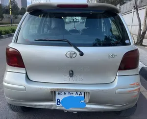 Toyota Vitz 2003 Silver
