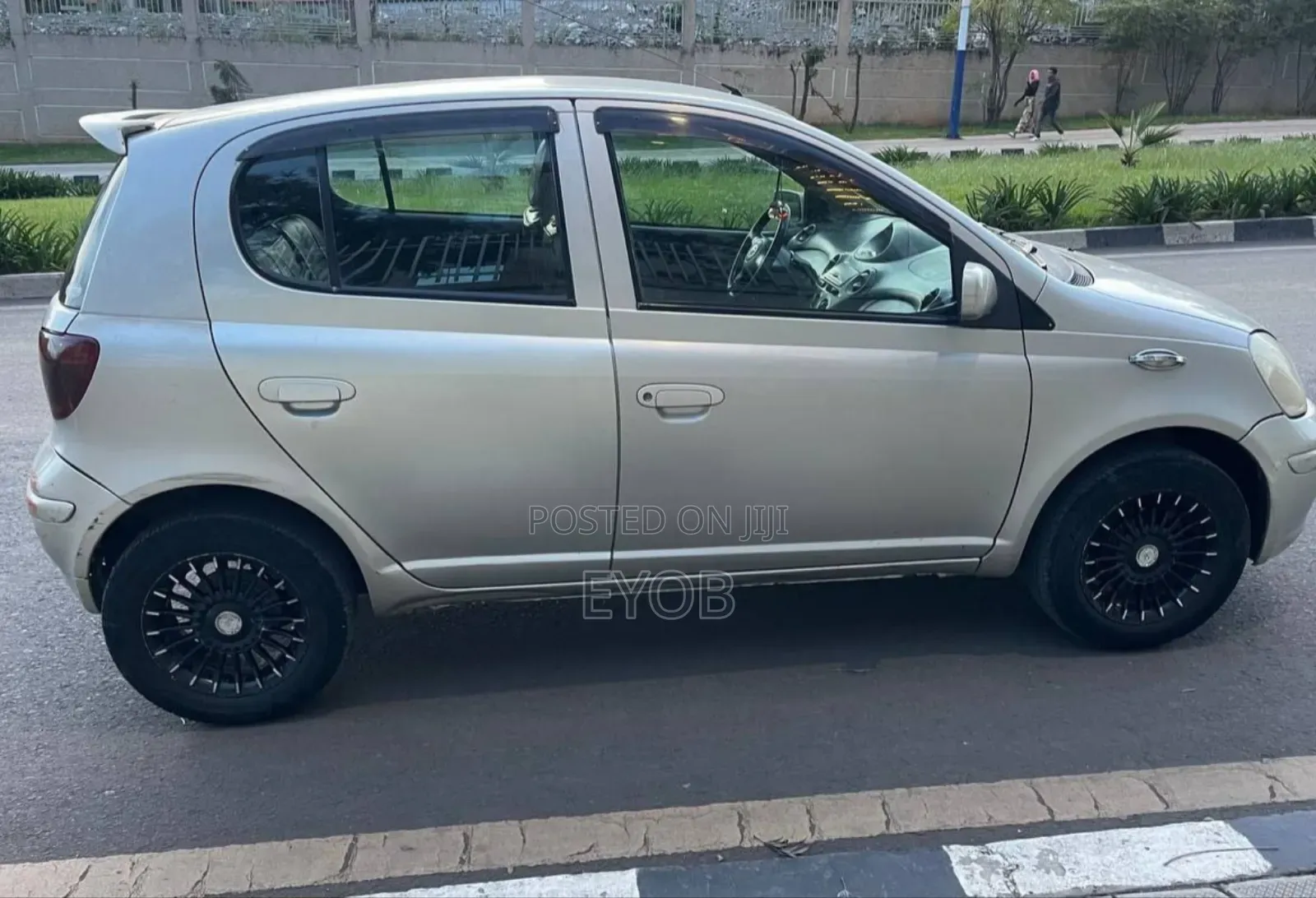 Toyota Vitz 2003 Silver
