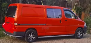 Toyota HiAce 2010 Red