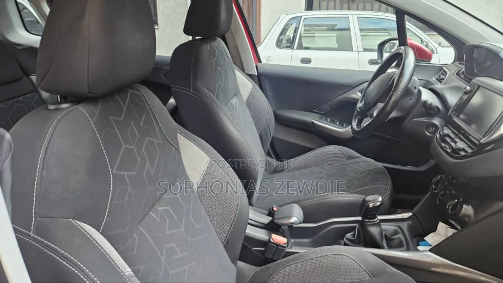 Peugeot 2008 2017 Red