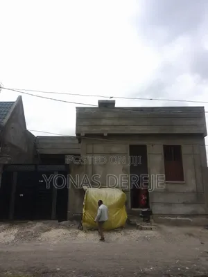 5bdrm House in Dukem, East Shewa for sale