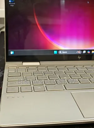 New Laptop HP Envy x360 8GB Intel Core i7 SSD 1T