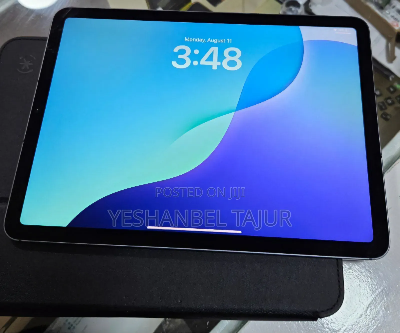 New Apple iPad Air 64 GB Gray