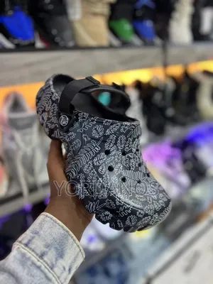 Iconic Crocs 39,40,41,42,43,44 