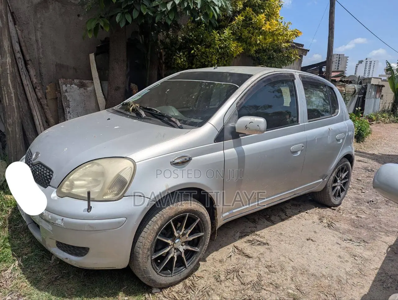 Toyota Vitz 2002 Silver