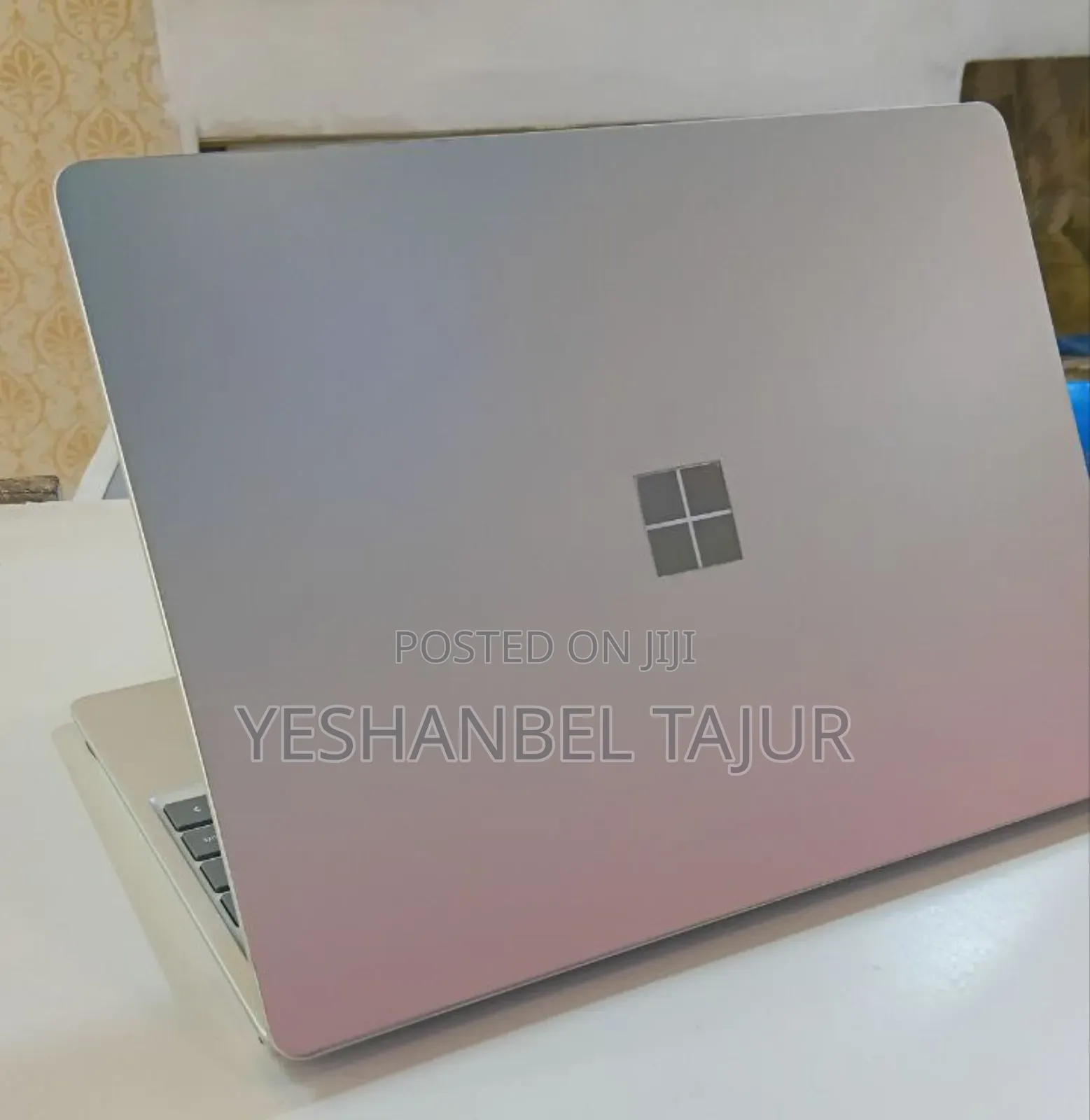 New Laptop Microsoft Surface Laptop 8GB Intel Core i5 SSD 128GB