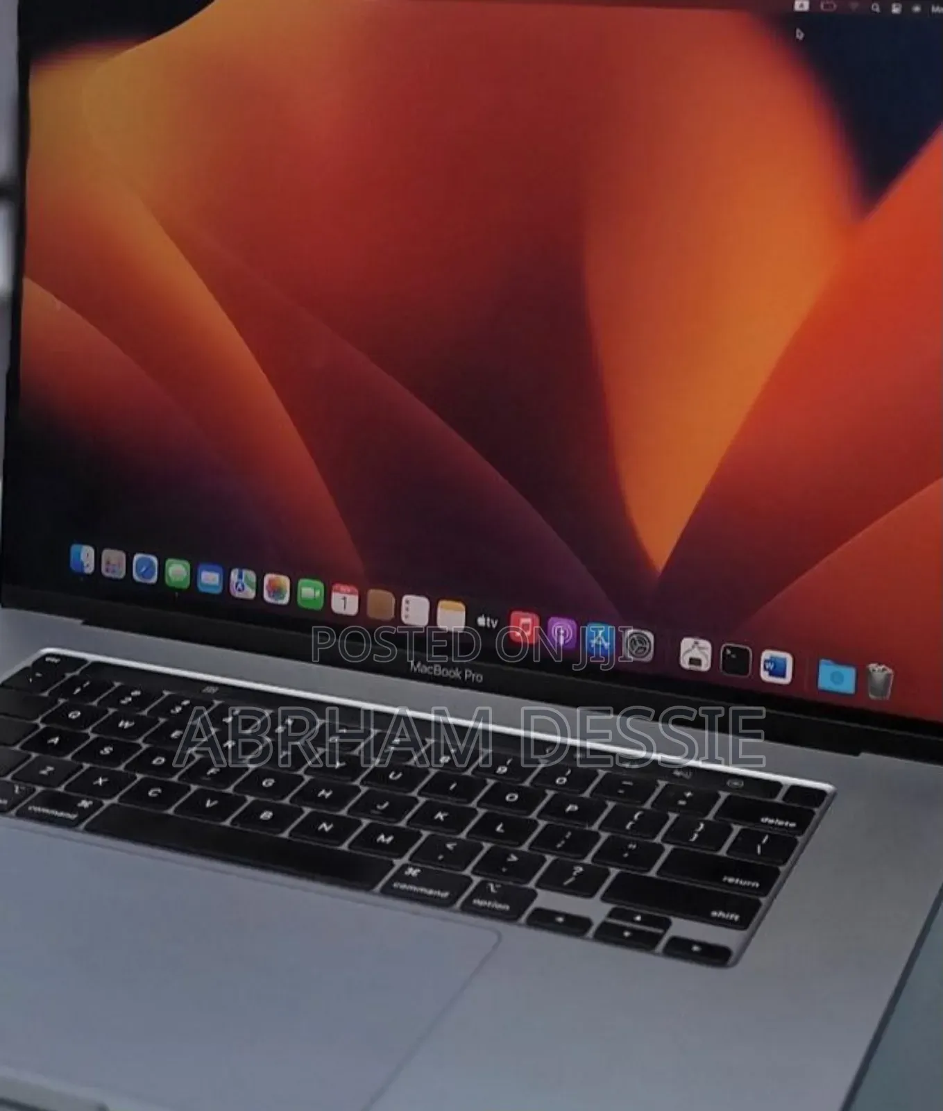 New Laptop Apple MacBook Pro 2019 16GB Intel Core I7 SSD 512GB