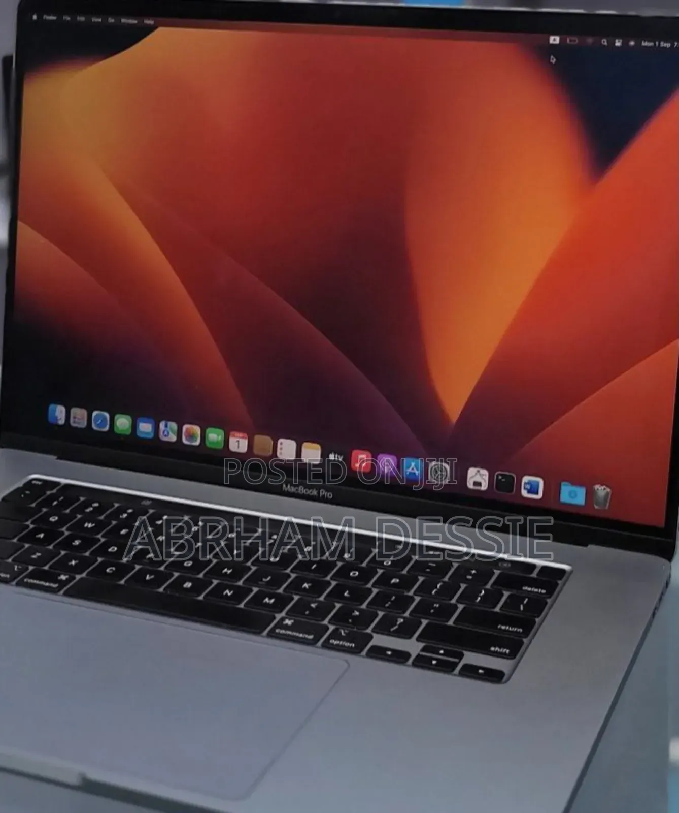New Laptop Apple MacBook Pro 2019 16GB Intel Core I7 SSD 512GB
