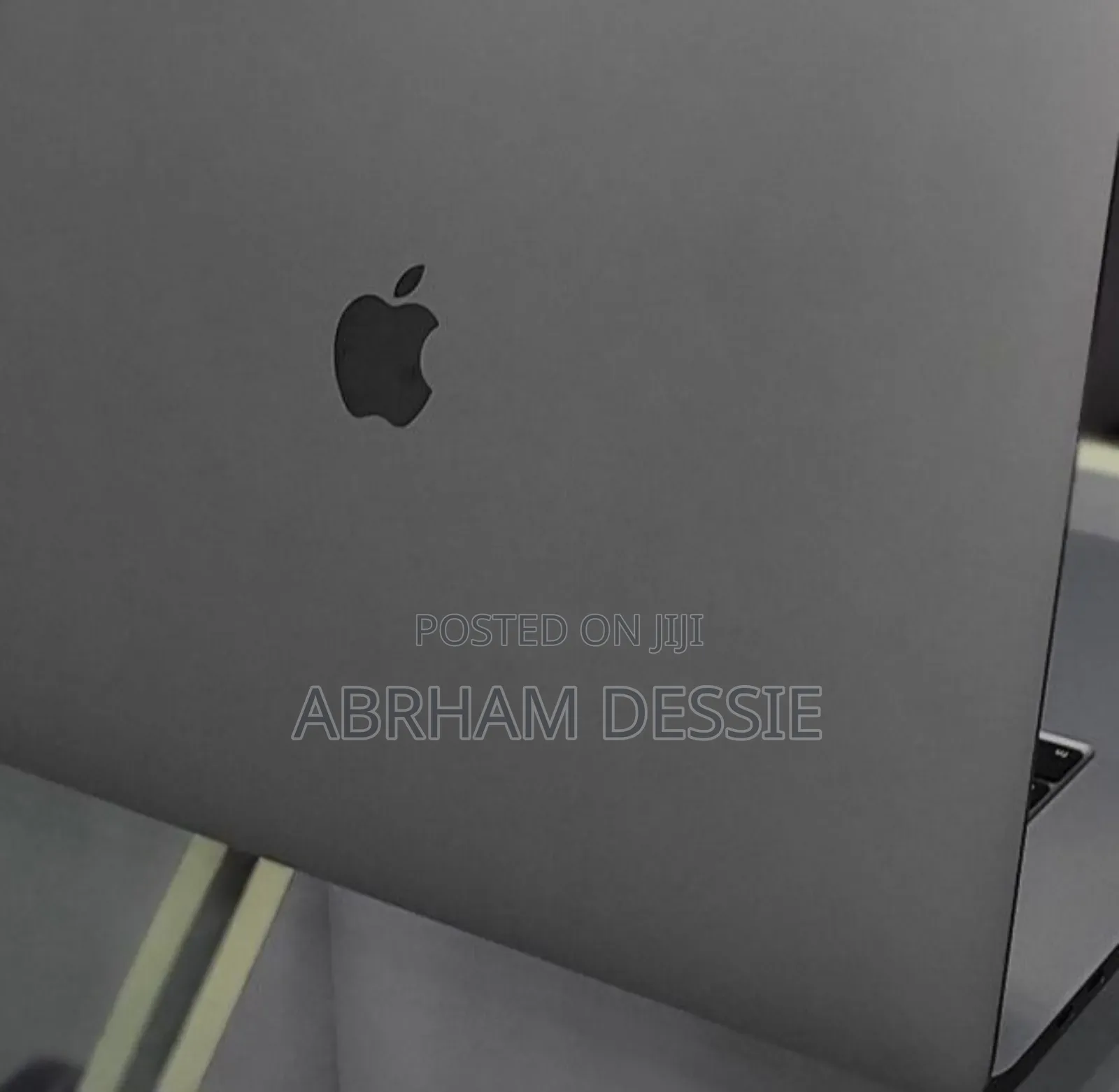 New Laptop Apple MacBook Pro 2019 16GB Intel Core I7 SSD 512GB