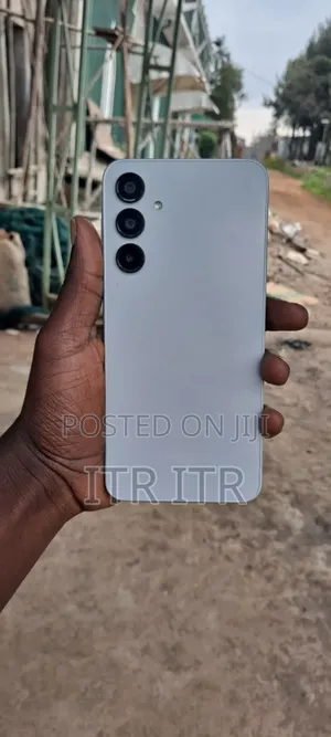 Photo - Samsung Galaxy A16 128 GB White