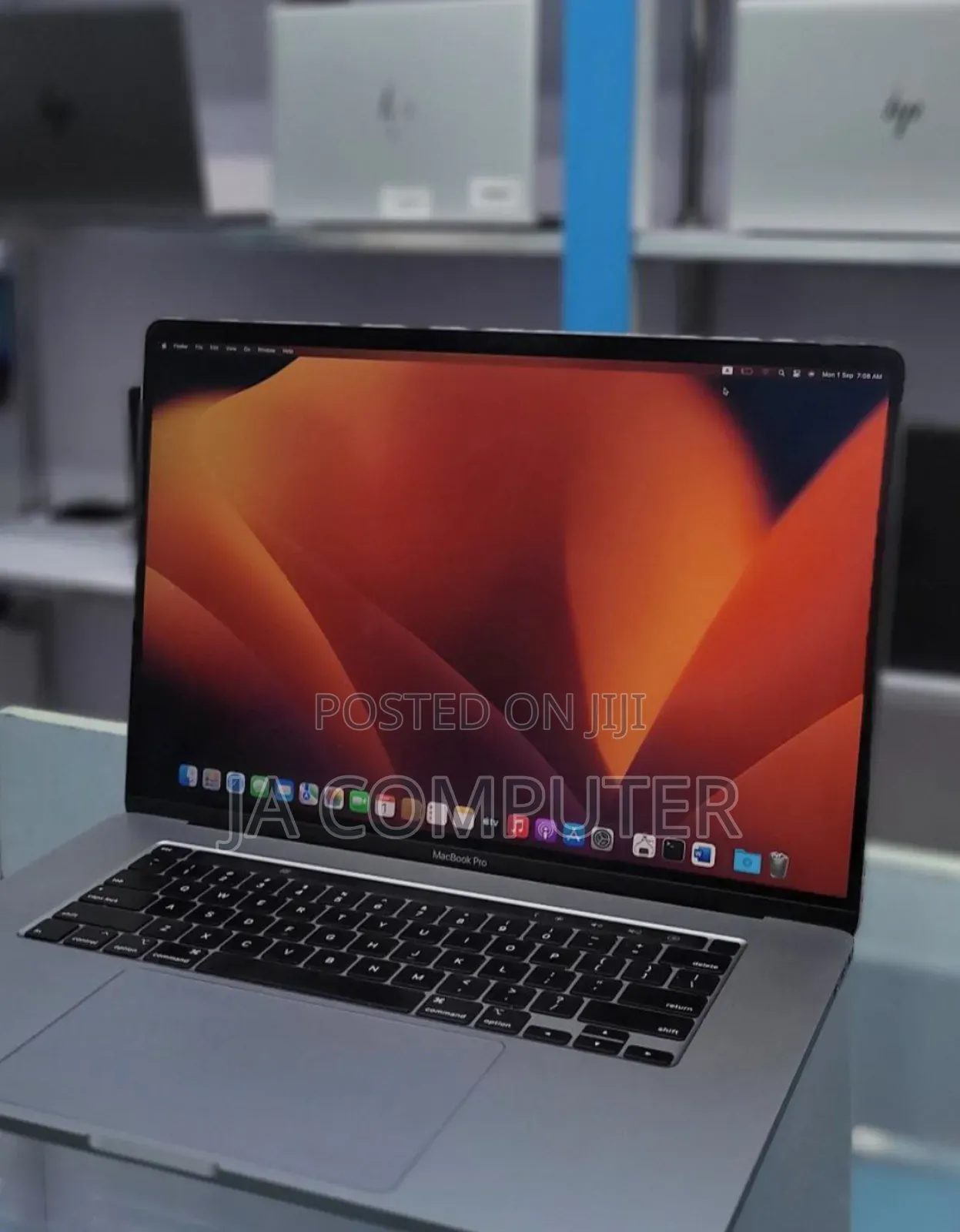 New Laptop Apple MacBook Pro 2019 16GB Intel Core I7 SSD 512GB