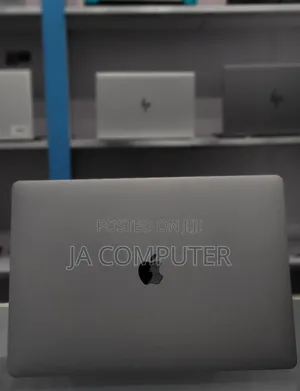 New Laptop Apple MacBook Pro 2019 16GB Intel Core I7 SSD 512GB