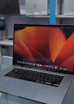 New Laptop Apple MacBook Pro 2019 16GB Intel Core I7 SSD 512GB