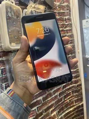 Photo - Apple iPhone 8 Plus 64 GB Black