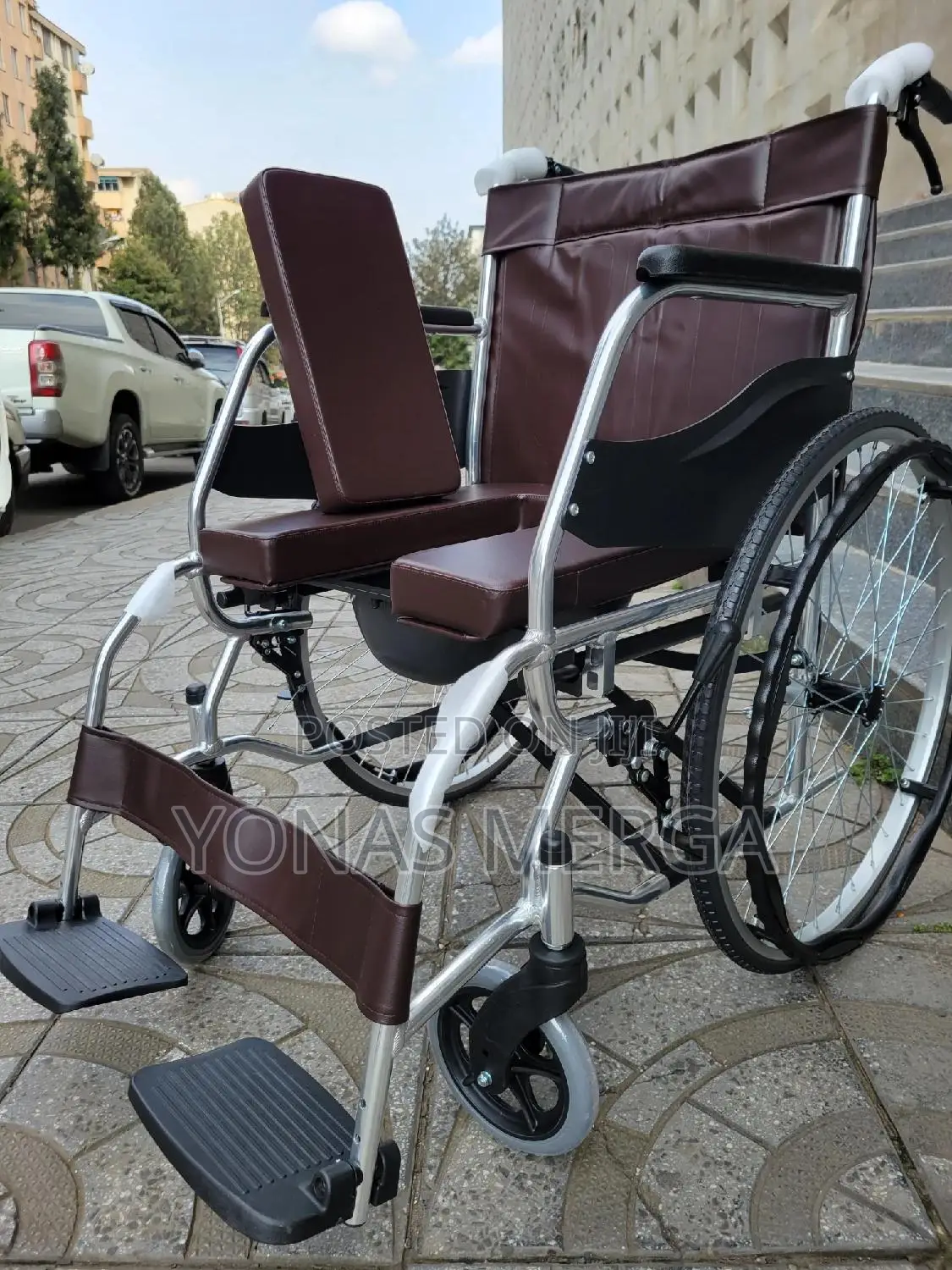 Toilet Wheelchair罽፸bowl a Seat With an Opening"耳wheelchair