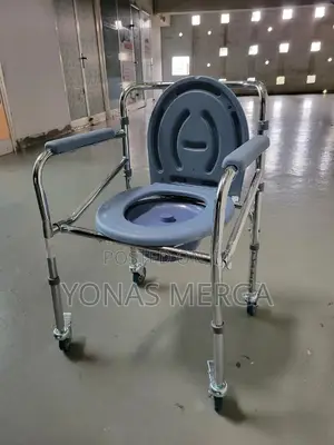 Photo - Toilet Chair耹豳commode Chair=Bathroom, Providing More Comfort Safety