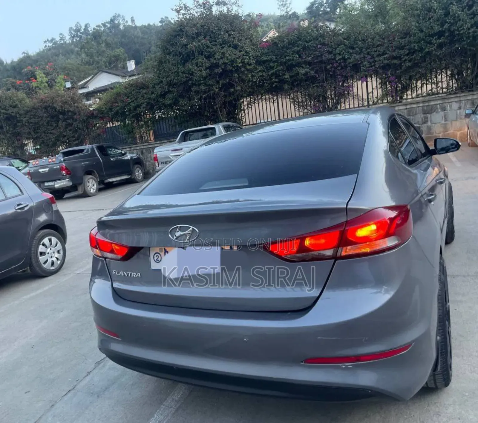 Hyundai Elantra Limited Sedan FWD (2.0L 4cyl 6A) 2017 Gray