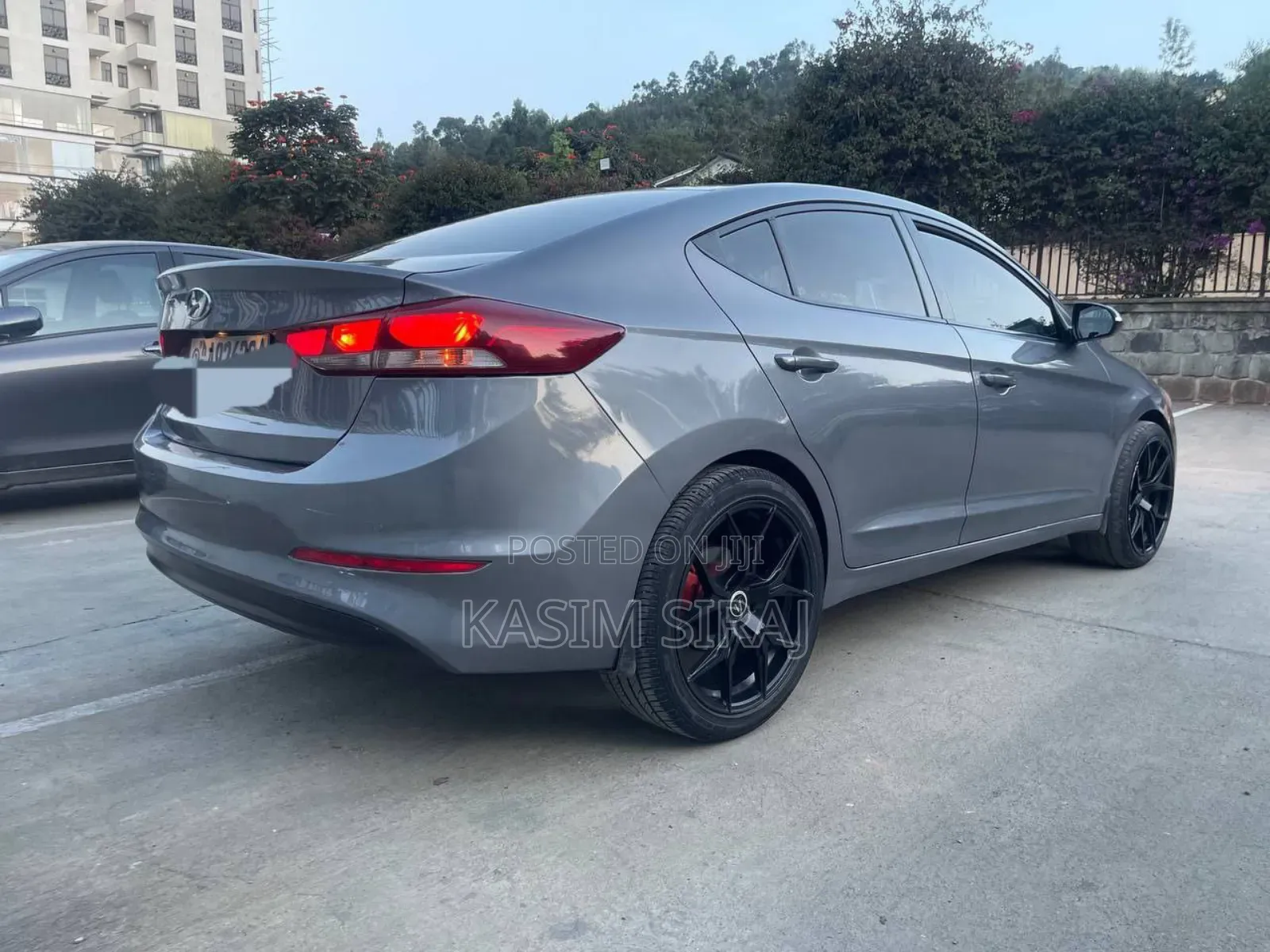 Hyundai Elantra Limited Sedan FWD (2.0L 4cyl 6A) 2017 Gray