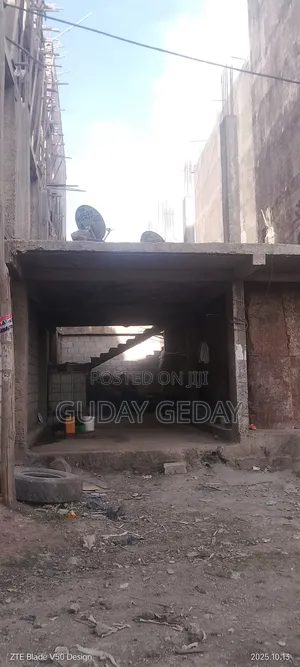 6bdrm Block of Flats in Akaky Kaliti for sale