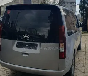 New Hyundai Staria 2024 Silver