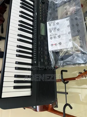 Photo - Yamaha PSR E273 Keyboard