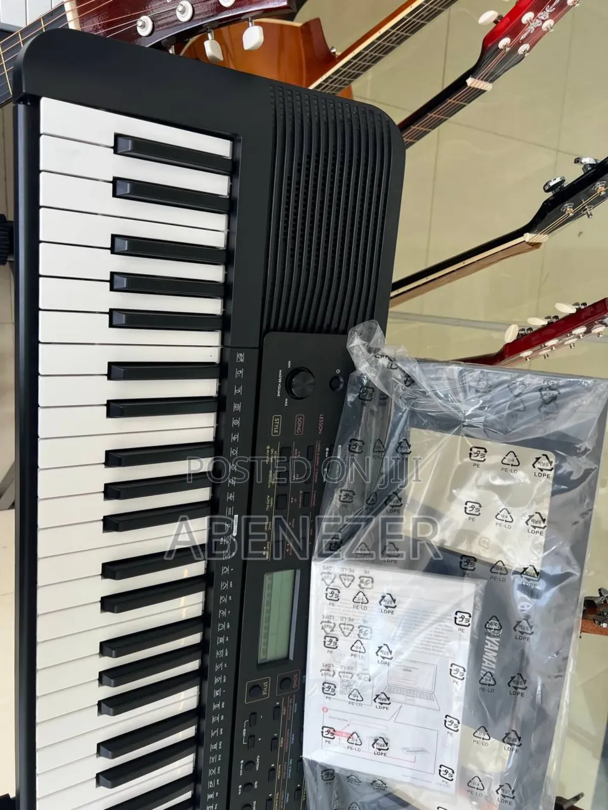 Yamaha PSR E273 Keyboard