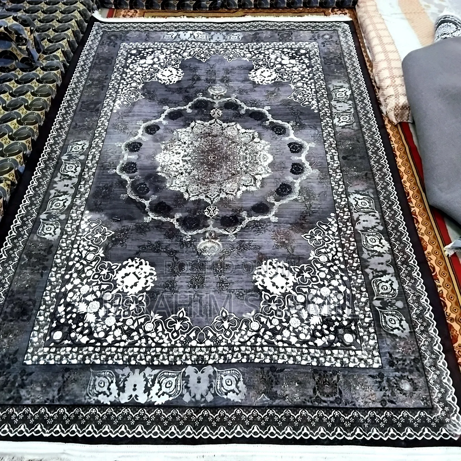 ውብ እና ማራኪ የቤት ምንጣፎች