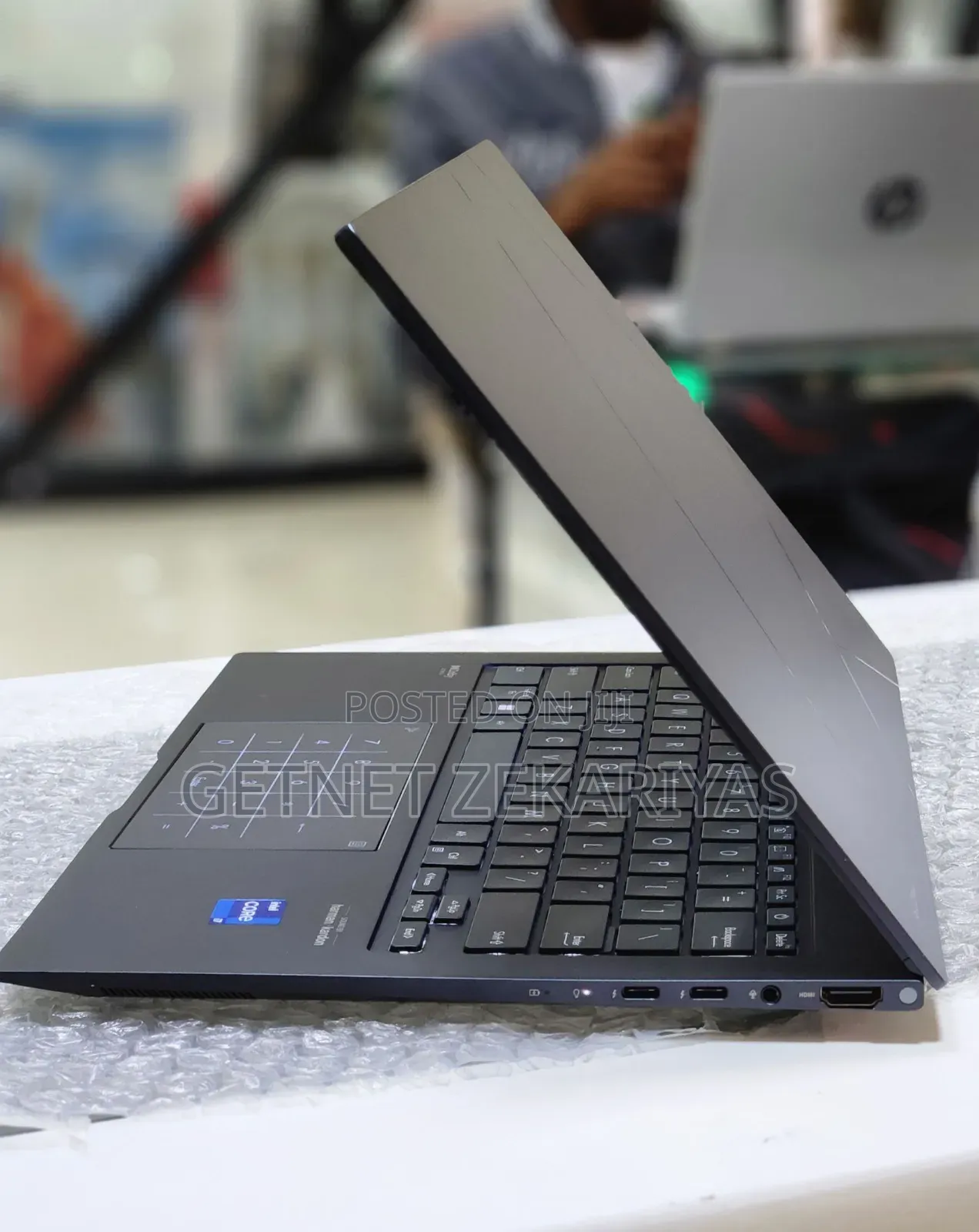 New Laptop Asus Zenbook 14 UX434 16GB Intel Core I7 SSD 512GB