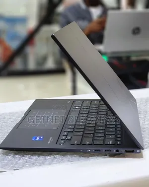 New Laptop Asus Zenbook 14 UX434 16GB Intel Core I7 SSD 512GB