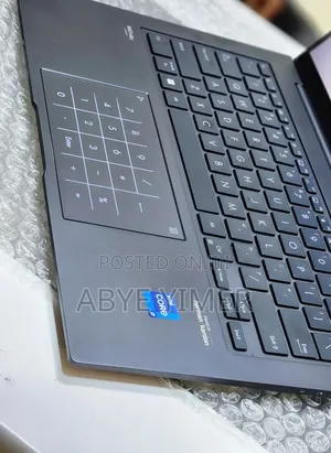 New Laptop Asus VivoBook 15 X505BA 16GB Intel Core i7 SSD 512GB