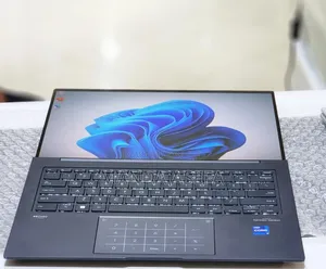 New Laptop Asus ZenBook Flip 14 UX461UA 16GB Intel Core I7 SSD 512GB