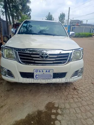 Photo - Toyota Hilux WORKMATE 2015 White