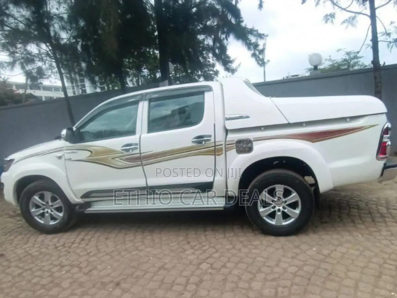 Toyota Hilux WORKMATE 2015 White