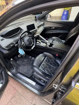 Peugeot 5008 2020 Gray