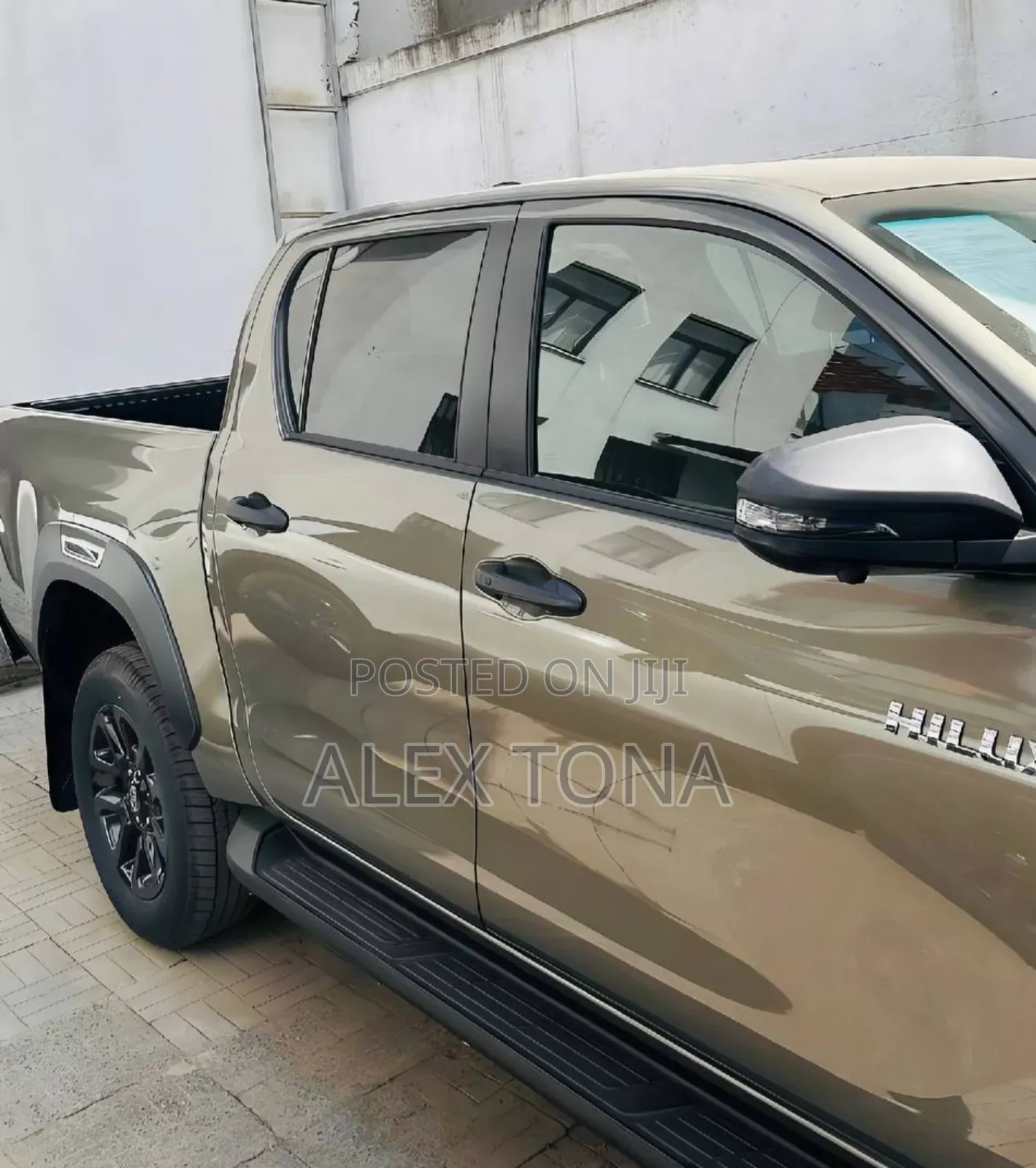 New Toyota Hilux 2025 Gray