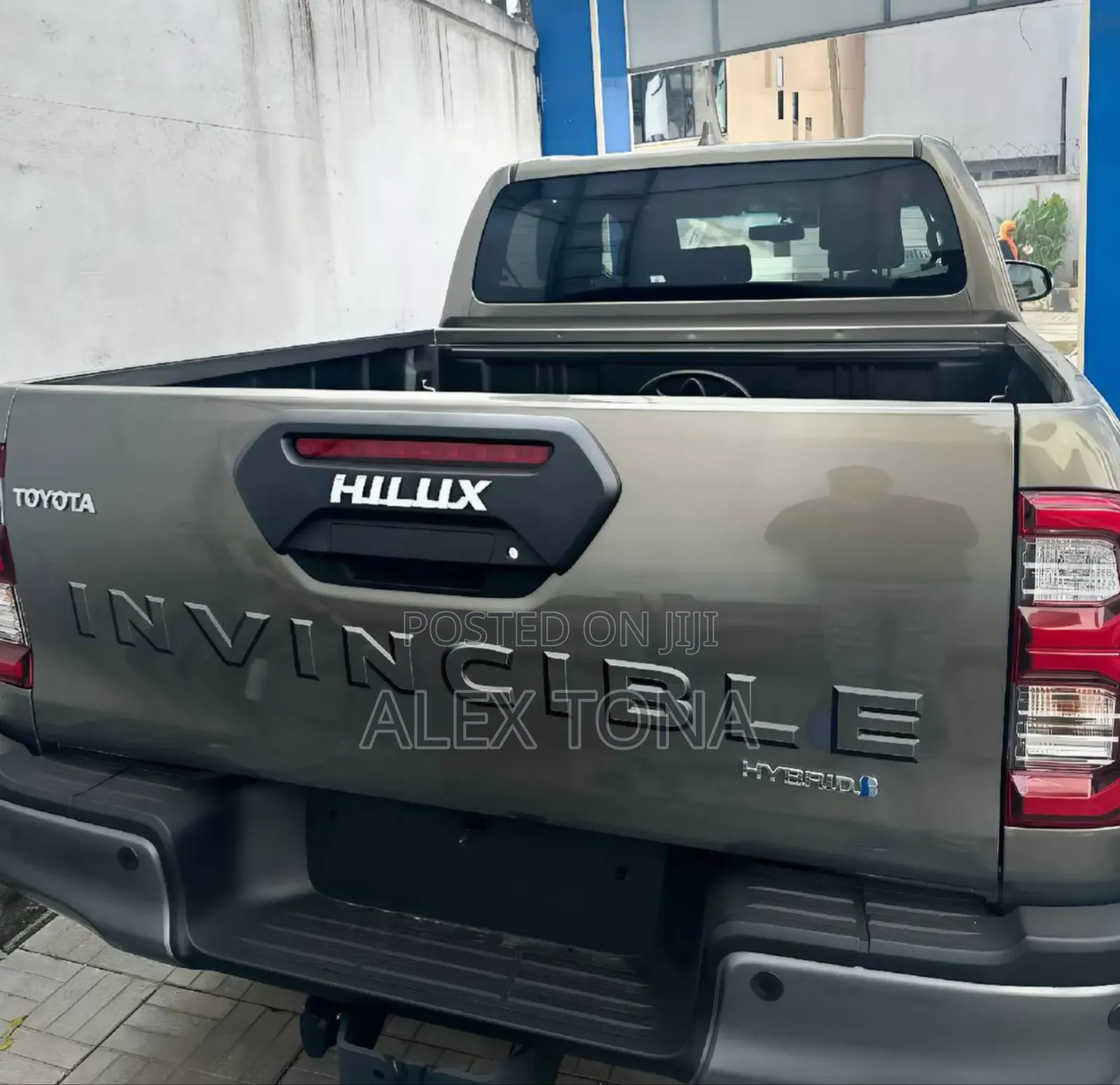 New Toyota Hilux 2025 Gray