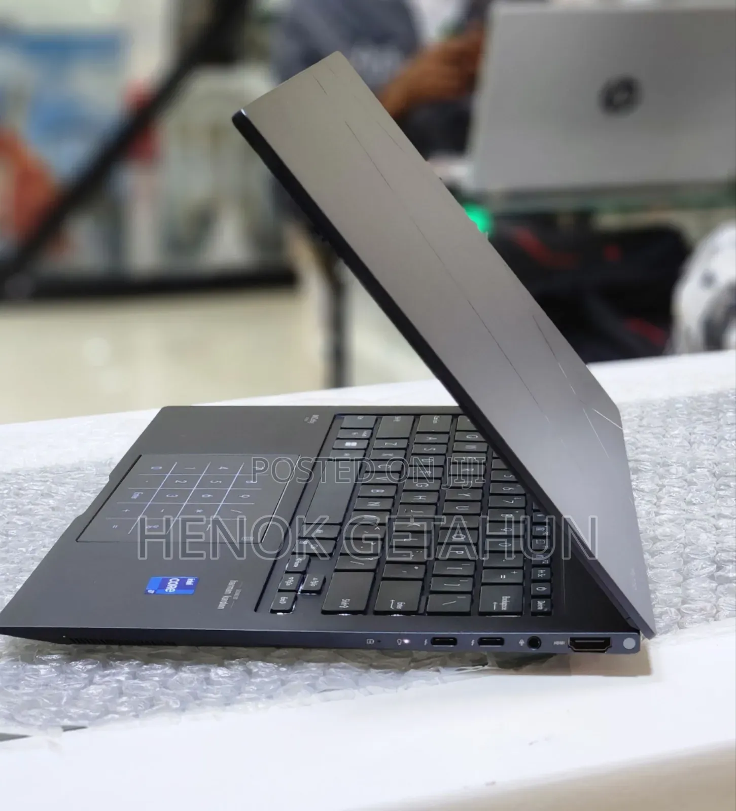 New Laptop Asus Zenbook Duo 14 16GB Intel Core i7 SSD 512GB