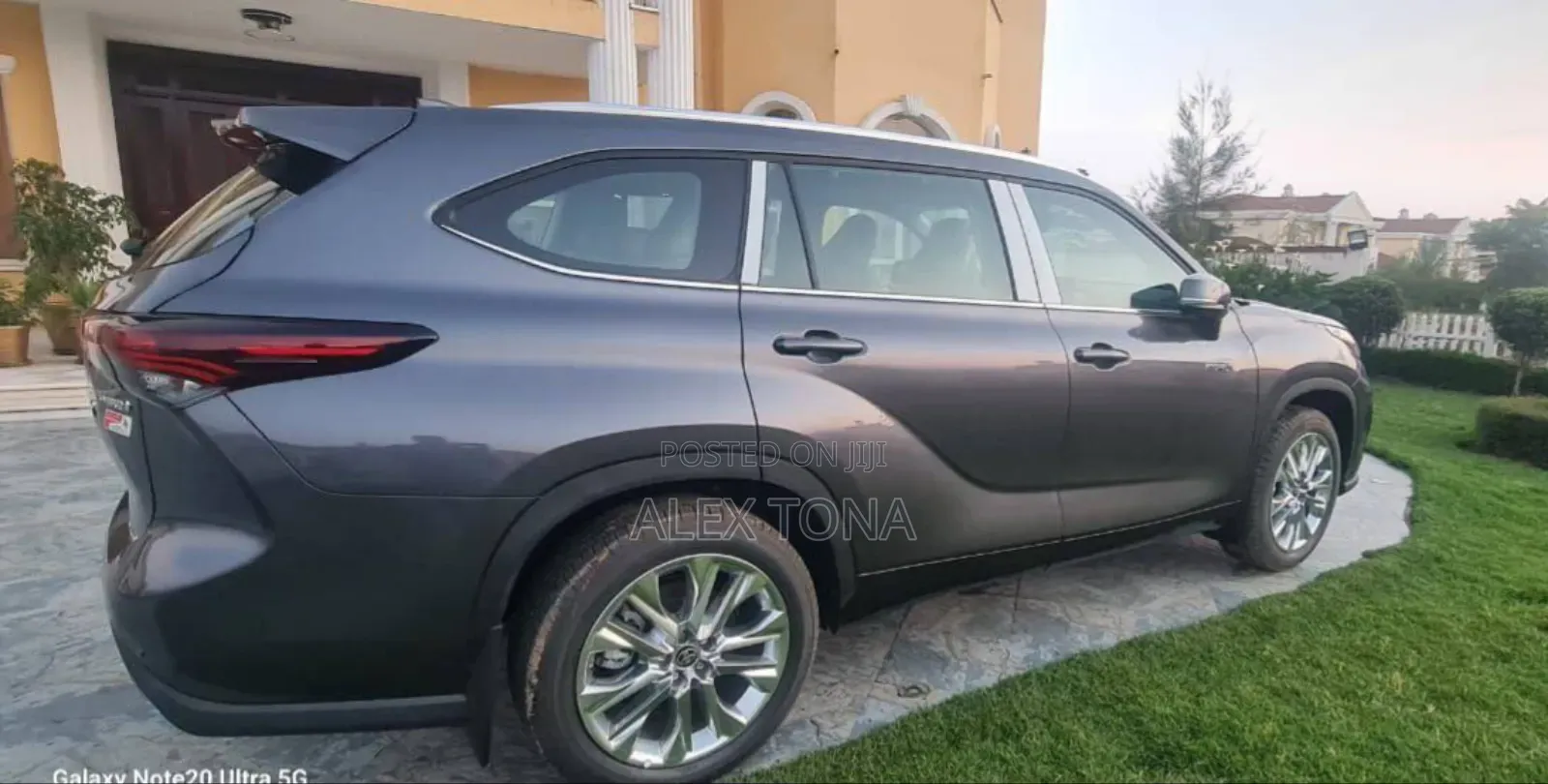 New Toyota Highlander Hybrid 2024 Gray